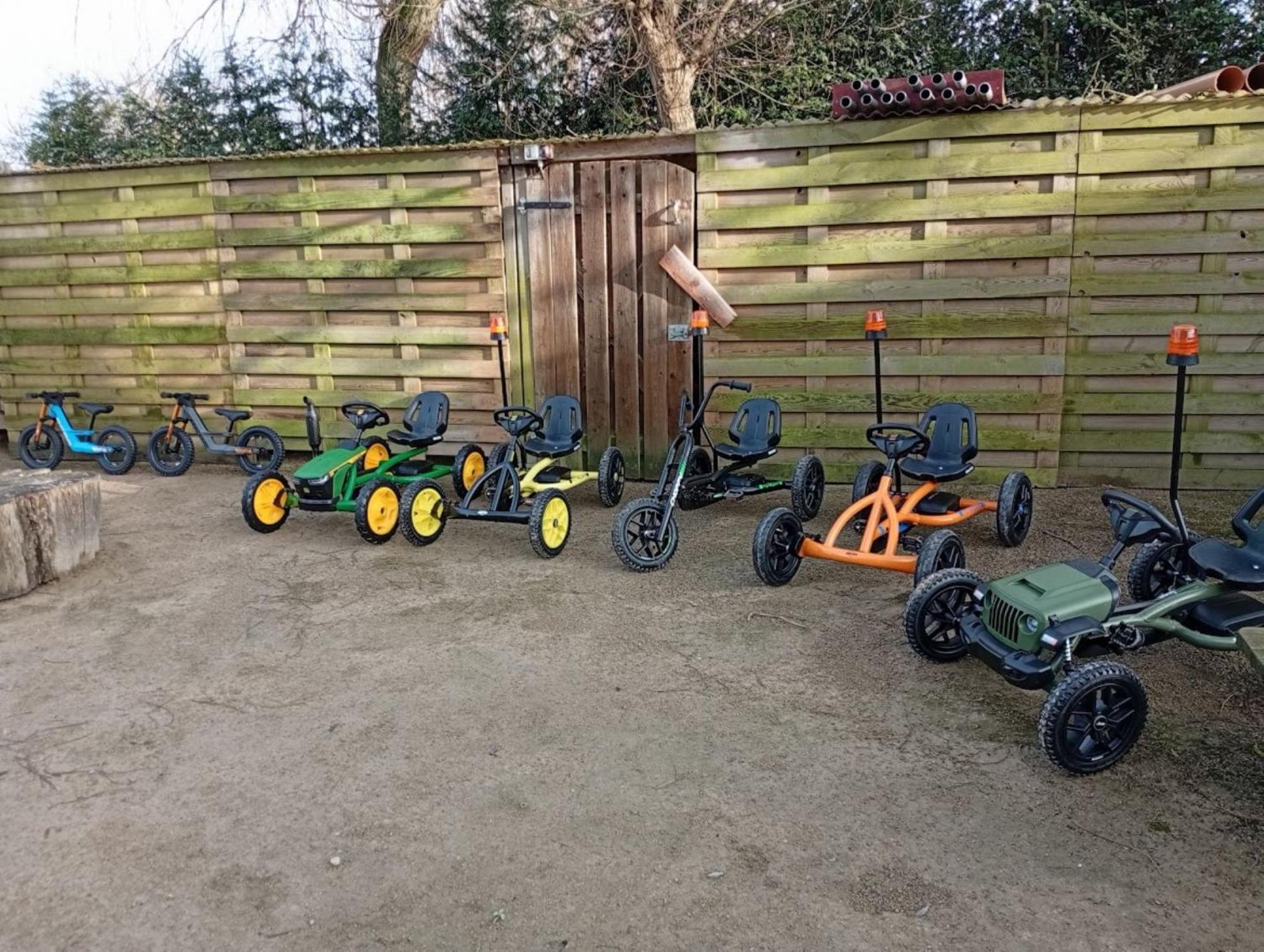 De Smishoeve Met Kinderpret, Dieren En Wellness Heers Exterior foto