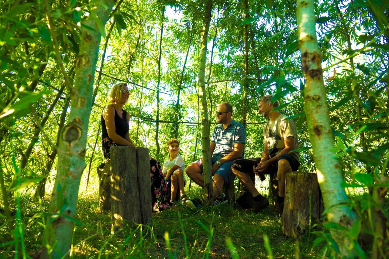 De Smishoeve Met Kinderpret, Dieren En Wellness Heers Exterior foto